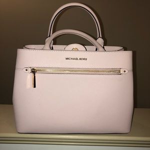 Brand New without tags Hailee Michael Kors Purse